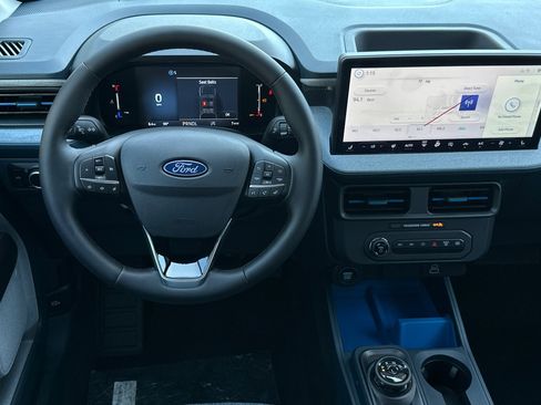 New 2025 Ford Maverick XLT w/ XLT Luxury Package image 13