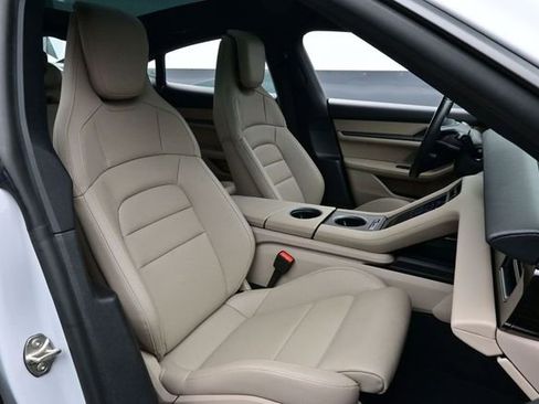 Used 2025 Porsche Taycan RWD image 18