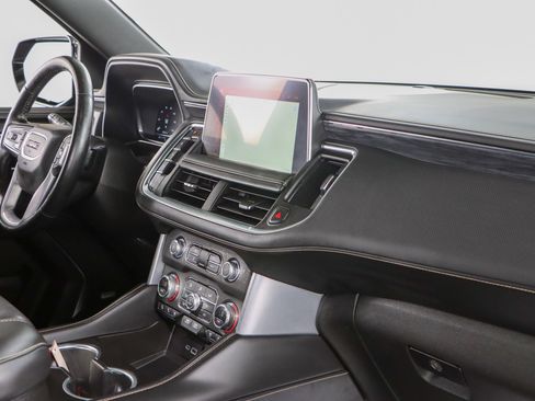 Used 2023 GMC Yukon SLT w/ SLT Luxury Package AWD/4WD image 30
