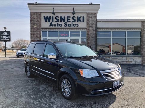 Used 2014 Chrysler Town & Country Touring-L w/ Driver Convenience Group image 1