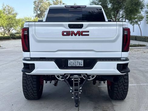 Used 2024 GMC Sierra 2500 Denali Ultimate AWD/4WD image 4