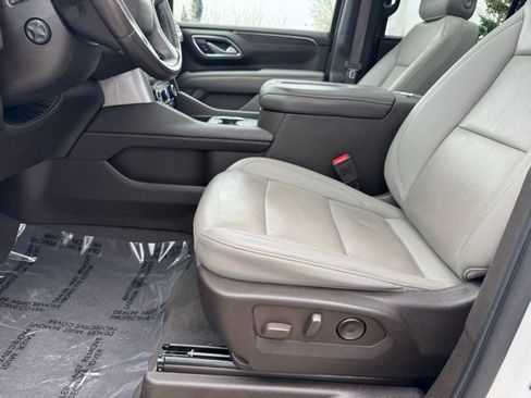 Used 2022 Chevrolet Tahoe Z71 w/ Z71 Off-Road Package image 6