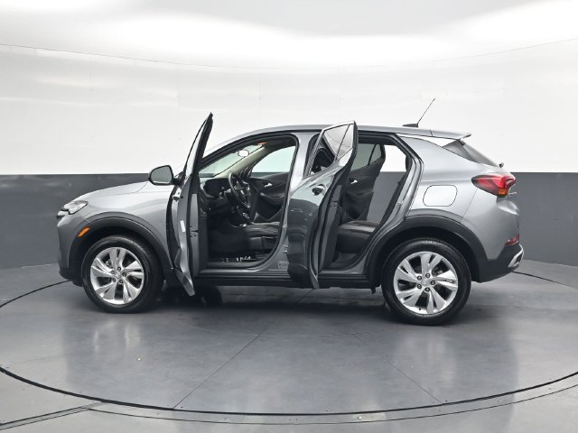 Used 2025 Buick Encore GX Preferred AWD/4WD image 32
