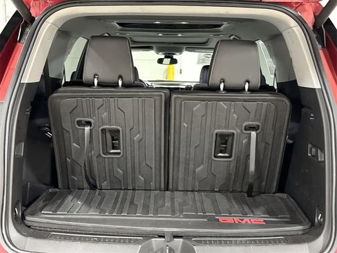 Used 2023 GMC Acadia SLT image 25