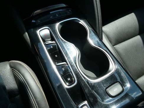 Certified 2021 Buick Envision Essence w/ Technology Package I FWD image 27