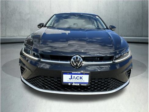 Used 2025 Volkswagen Jetta SEL FWD image 6