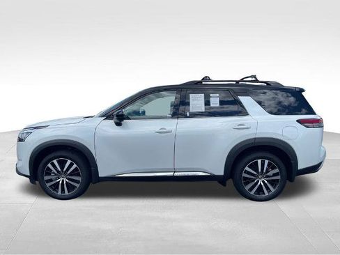 Certified 2025 Nissan Pathfinder Platinum AWD/4WD image 2