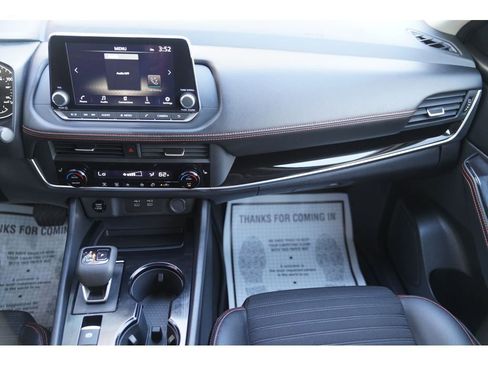 Used 2025 Nissan Rogue SV image 16