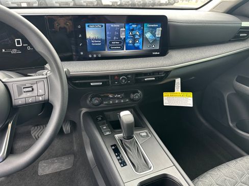 Used 2026 Nissan Kicks SV image 28