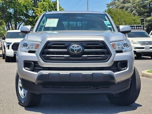 Certified 2018 Toyota Tacoma SR w/ SR Convenience Package AWD/4WD image 3