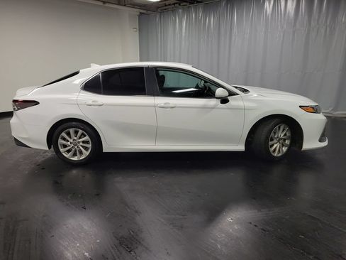 Used 2021 Toyota Camry LE FWD image 9