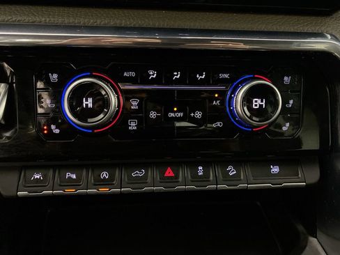 Used 2024 GMC Sierra 1500 Denali w/ Denali Reserve Package image 18