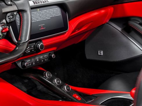 Used 2020 Ferrari Portofino RWD image 20