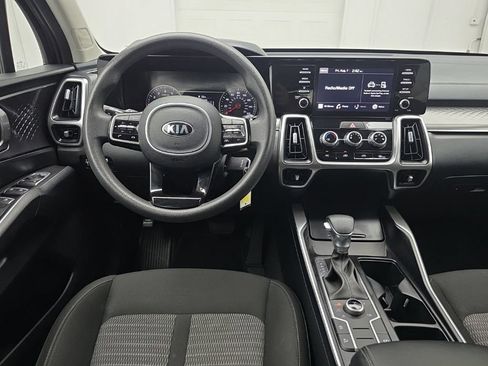 Used 2021 Kia Sorento LX AWD/4WD image 12