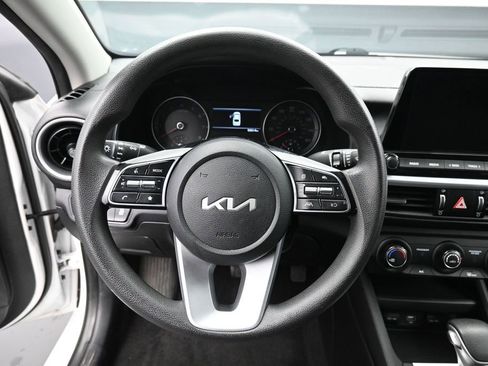 Used 2022 Kia Forte LXS FWD image 14