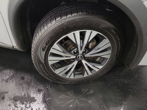 Used 2022 Nissan Rogue SV AWD/4WD image 10