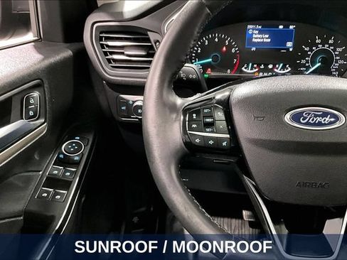 Used 2022 Ford Escape SEL w/ Equipment Group 302A AWD/4WD image 15