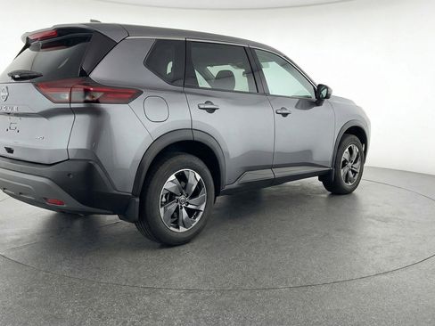 Used 2025 Nissan Rogue SV FWD image 9