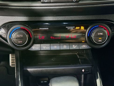 Used 2024 Kia Forte GT-Line w/ GT-Line Premium Package image 18