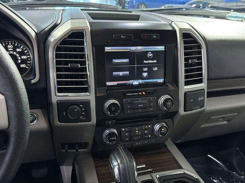 Used 2015 Ford F150 Lariat w/ Equipment Group 502A Luxury AWD/4WD image 21