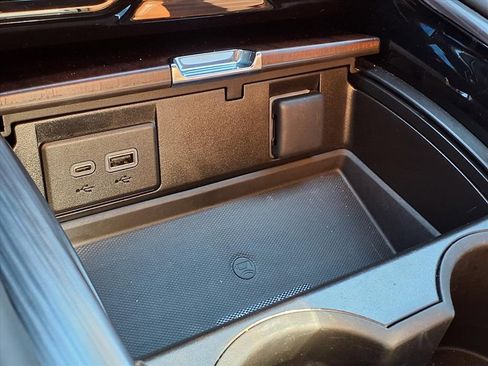 Used 2023 GMC Yukon Denali Ultimate image 25