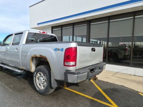 Used 2010 GMC Sierra 2500 SLE w/ SLE Preferred Package image 5