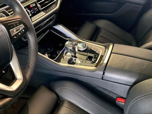 Used 2021 BMW X6 xDrive40i w/ Executive Package 2 AWD/4WD image 15