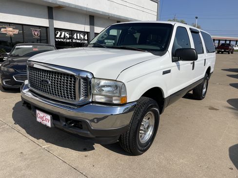 Used 2003 Ford Excursion XLT image 1