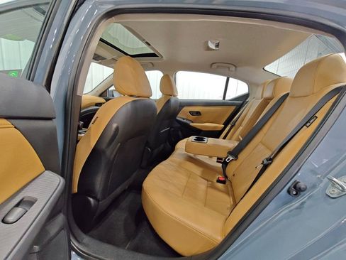 Used 2025 Nissan Sentra SV w/ SV Premium Package FWD image 25