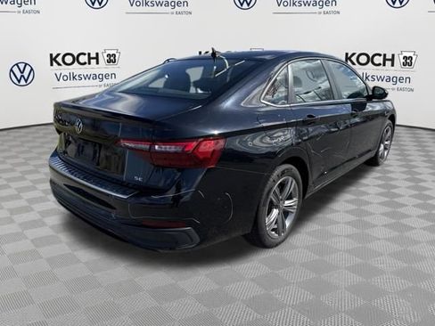Used 2023 Volkswagen Jetta SE image 8