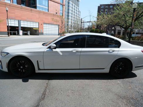 Used 2020 BMW 750i xDrive w/ M Sport Package image 3
