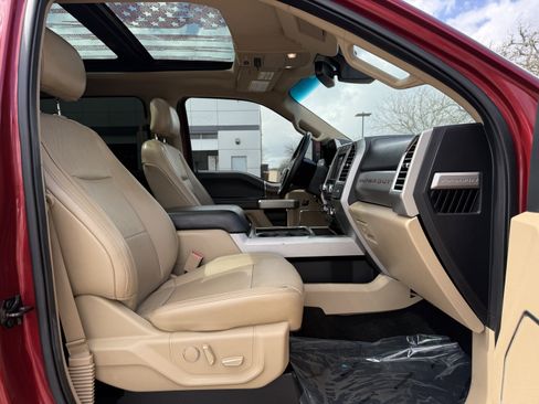 Used 2017 Ford F250 Lariat w/ Lariat Ultimate Package image 33