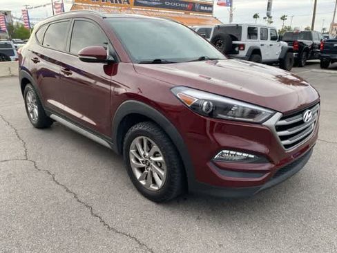 Used 2017 Hyundai Tucson SE Plus w/ Cargo Package FWD image 4