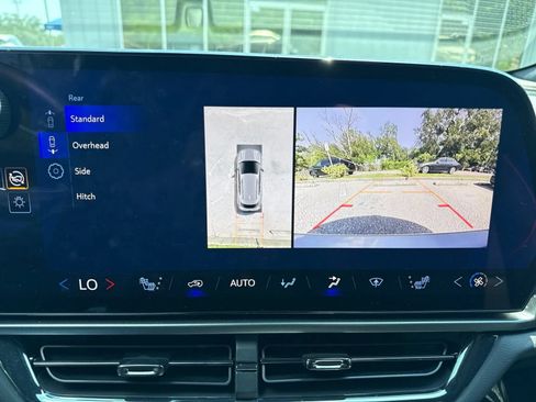 Used 2024 Chevrolet Equinox EV RS FWD image 22