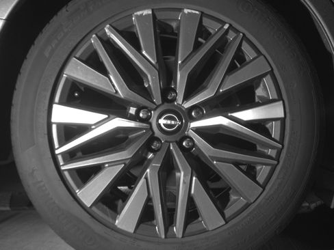 Used 2025 Nissan Altima 2.5 SV FWD image 15