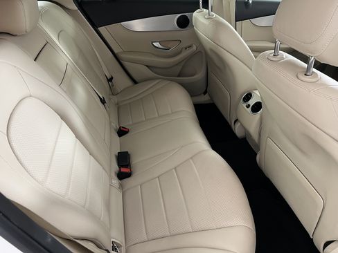 Used 2019 Mercedes-Benz GLC 300 4MATIC image 23