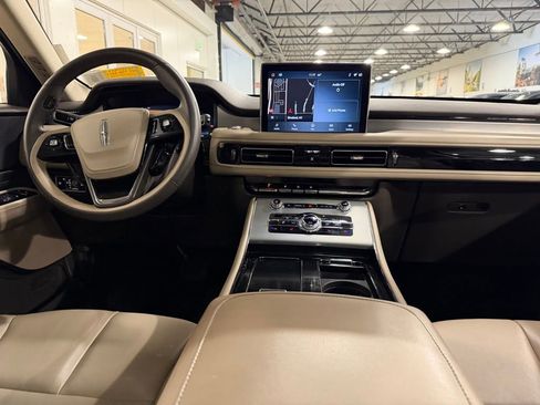 Used 2023 Lincoln Aviator AWD w/ Premium Package image 23