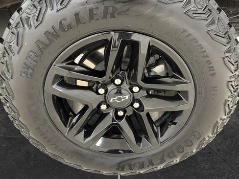 Used 2024 Chevrolet Silverado 1500 Custom Trail Boss image 9