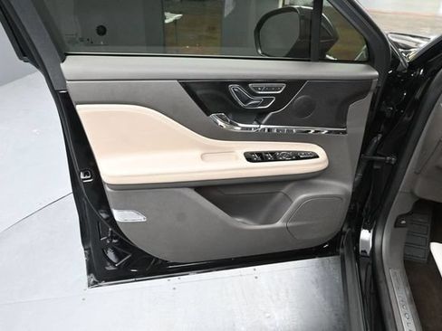 Certified 2023 Lincoln Corsair Reserve AWD/4WD image 18