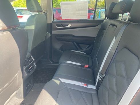 New 2026 Volkswagen Atlas Peak Edition image 13