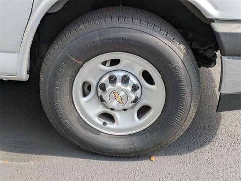 New 2025 Chevrolet Express 3500 w/ Power Convenience Package image 28