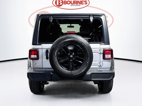 Used 2022 Jeep Wrangler Unlimited Sport AWD/4WD image 7