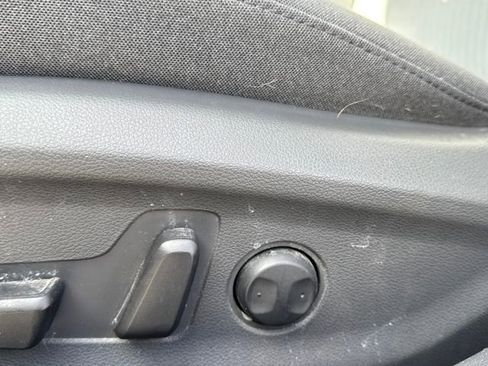 Used 2020 Hyundai Ioniq SEL image 14