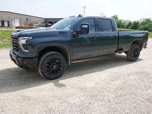New 2026 Chevrolet Silverado 3500 LTZ w/ LTZ Plus Package AWD/4WD image 9
