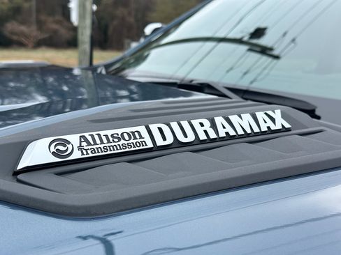 Used 2025 Chevrolet Silverado 3500 LTZ w/ LTZ Plus Package image 6