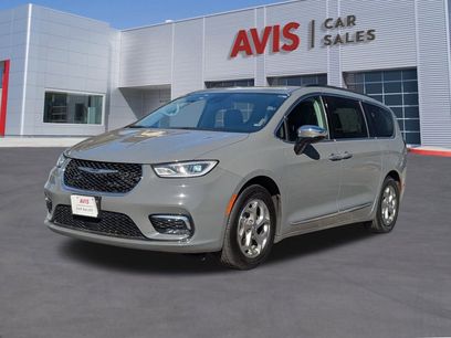 Used 2023 Chrysler Pacifica Limited