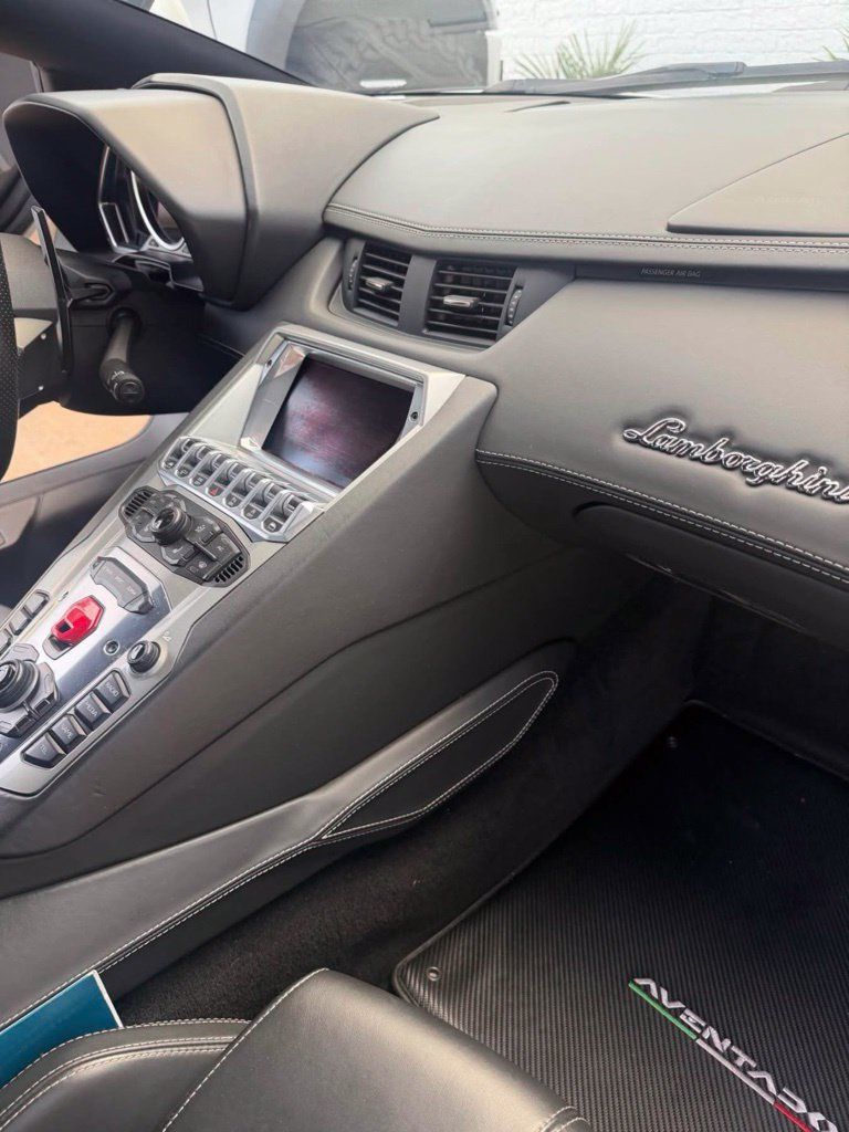 Used 2013 Lamborghini Aventador LP 700-4 AWD/4WD image 8