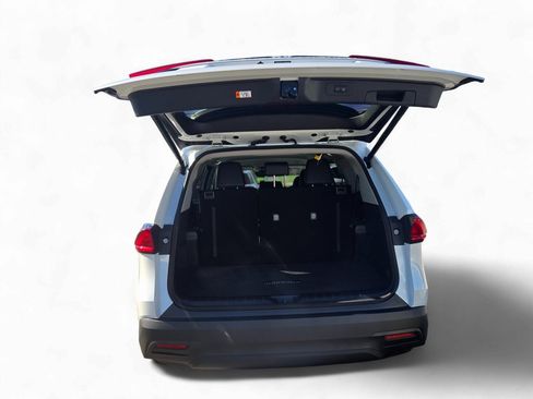 Used 2025 Toyota Grand Highlander AWD image 5