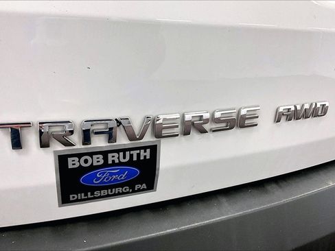 Used 2023 Chevrolet Traverse LT image 13