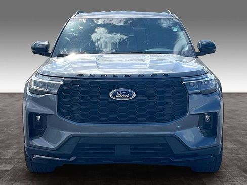 Used 2025 Ford Explorer ST-Line w/ ST-Line Street Pack AWD/4WD image 27